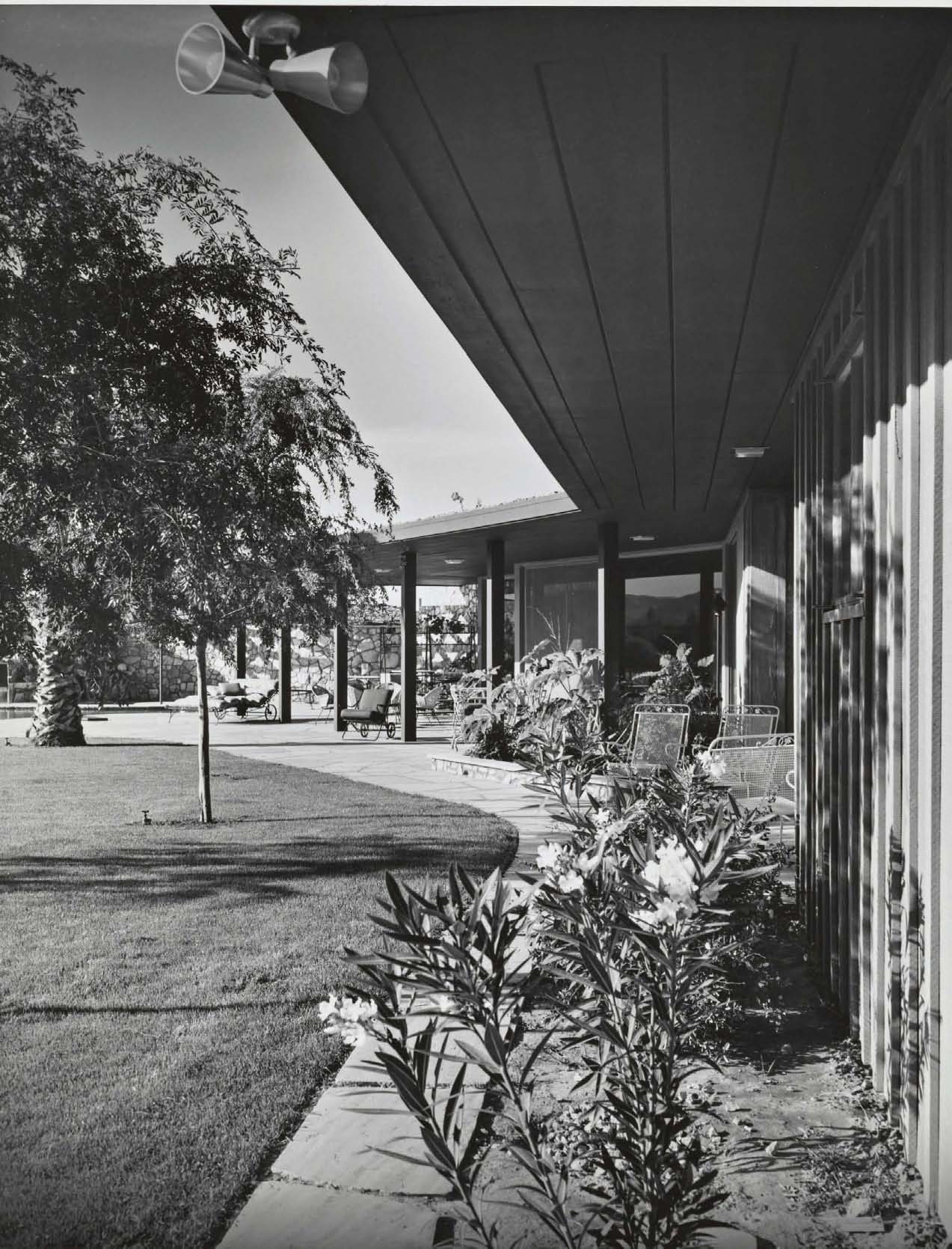 Lucille Ball and Desi Arnaz in Thunderbird Country Club | Atomic Ranch  AR-Spring 21