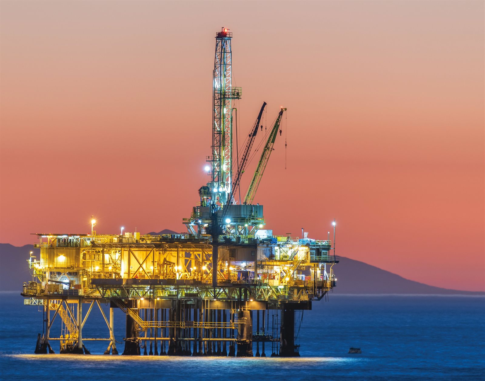 DRILLING FOR OIL How It Works Issue 176